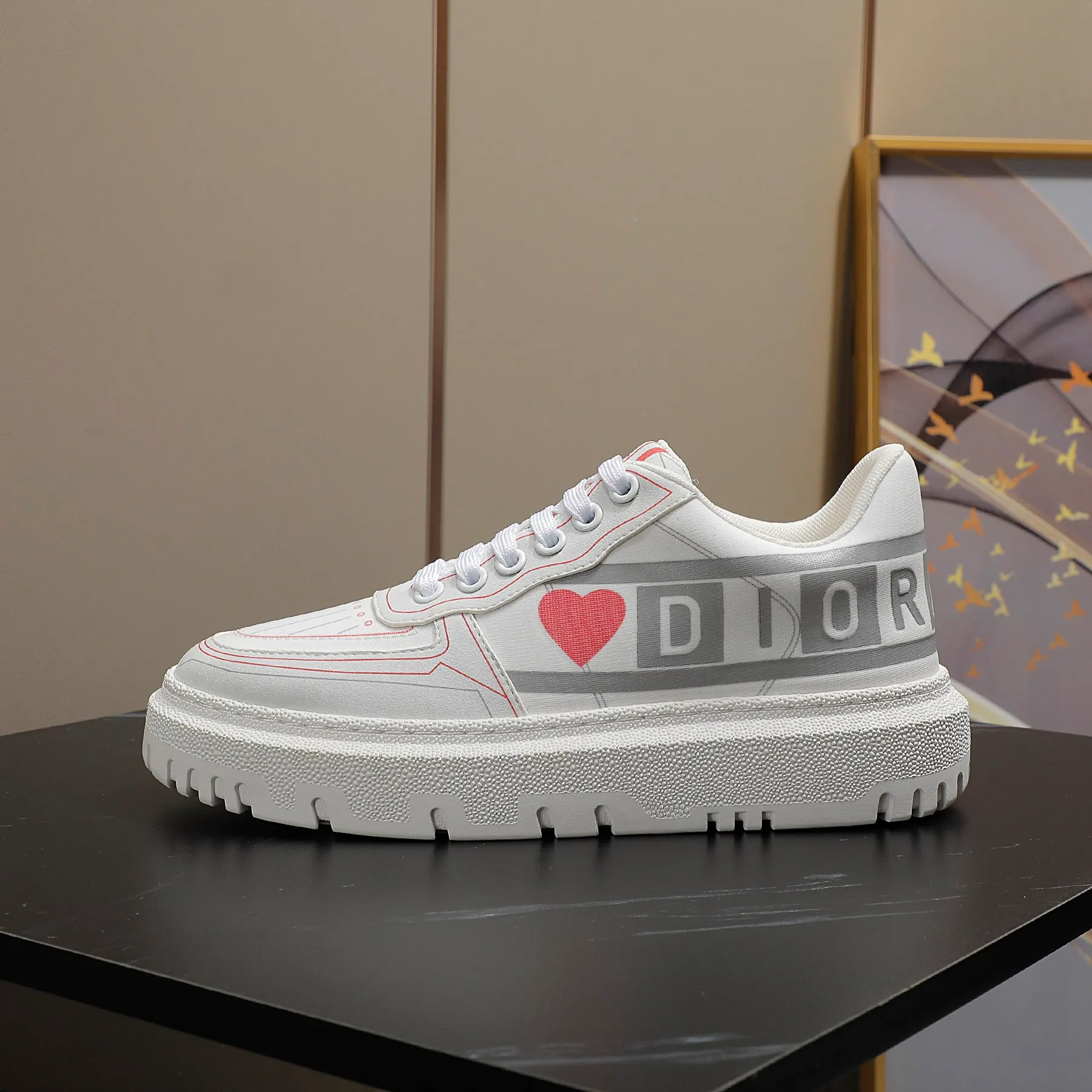 👟👟Ex-factory price 480👟👟 2021ssDior shell-toe casual white shoes, the latest letter strip layout with luminous colors, the same style as the ready-to-wear series 1️⃣Original mold opening 2️⃣Original cowhide➕Breathable mesh lining 3️⃣TPU evacuation outsole 4️⃣Injection-molded latex cowhide feet 5️⃣Full set of packaging at the counter, code number 35-40 (41 can be customized)